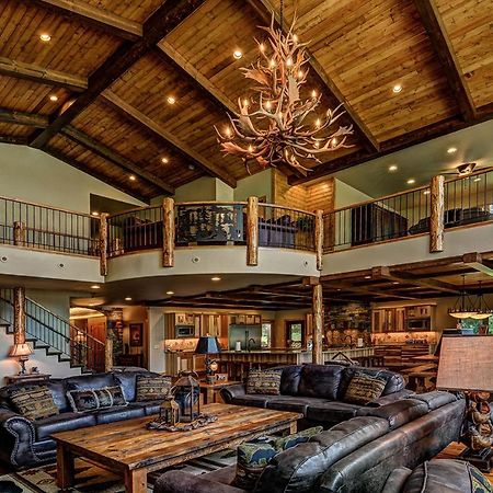 Whispering Pines Lodge: 9 Bedroom إيغل ريفير المظهر الخارجي الصورة