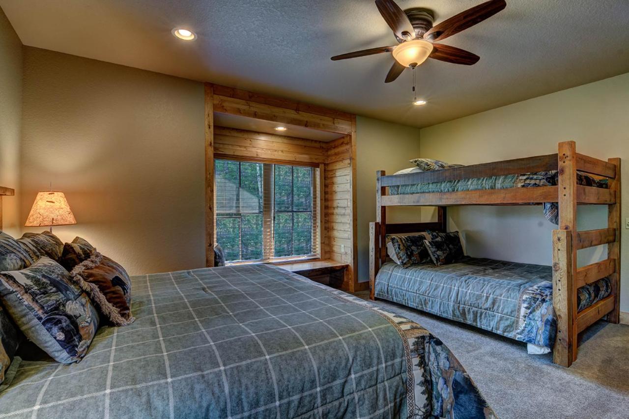 Whispering Pines Lodge: 9 Bedroom إيغل ريفير المظهر الخارجي الصورة