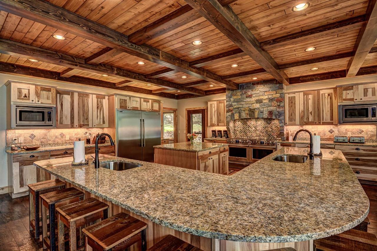 Whispering Pines Lodge: 9 Bedroom إيغل ريفير المظهر الخارجي الصورة