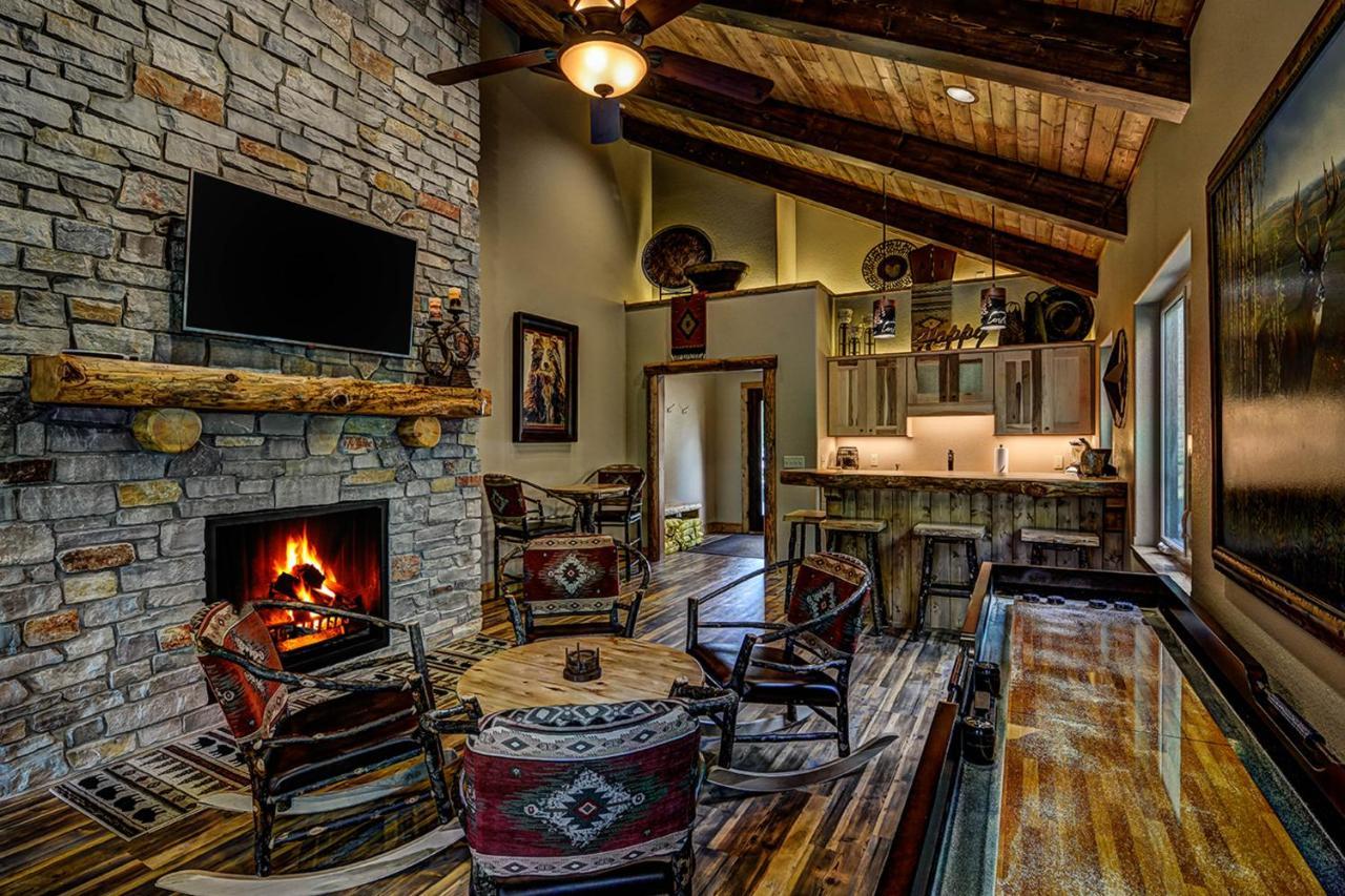 Whispering Pines Lodge: 9 Bedroom إيغل ريفير المظهر الخارجي الصورة